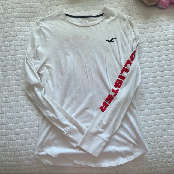 Holister California Graphic LongSleeve Tee - Picture 2 of 6